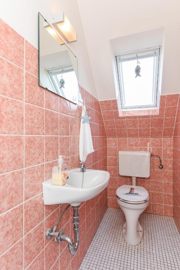 Ferienwohnungen Im Haus Ankerplatz Esens Zewnętrze zdjęcie