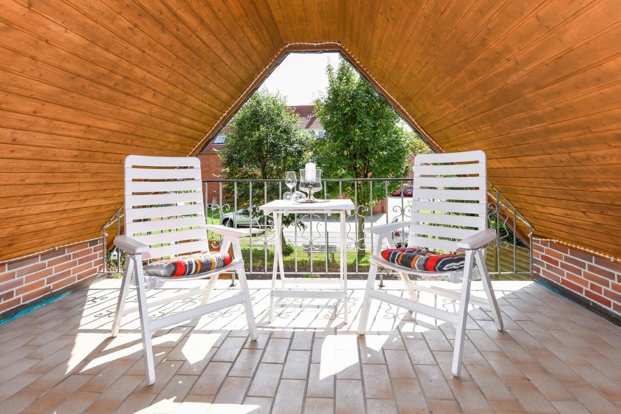Ferienwohnungen Im Haus Ankerplatz Esens Zewnętrze zdjęcie