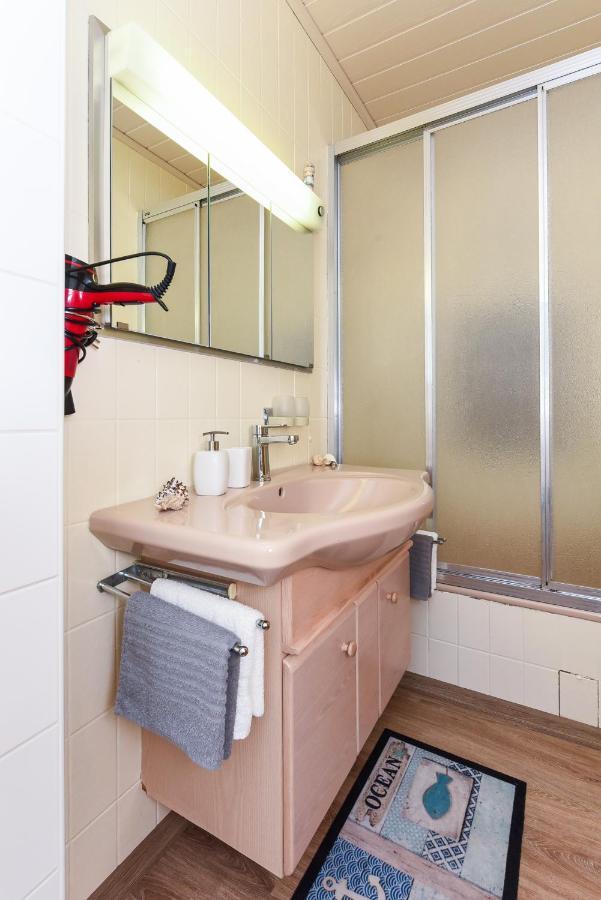 Ferienwohnungen Im Haus Ankerplatz Esens Zewnętrze zdjęcie
