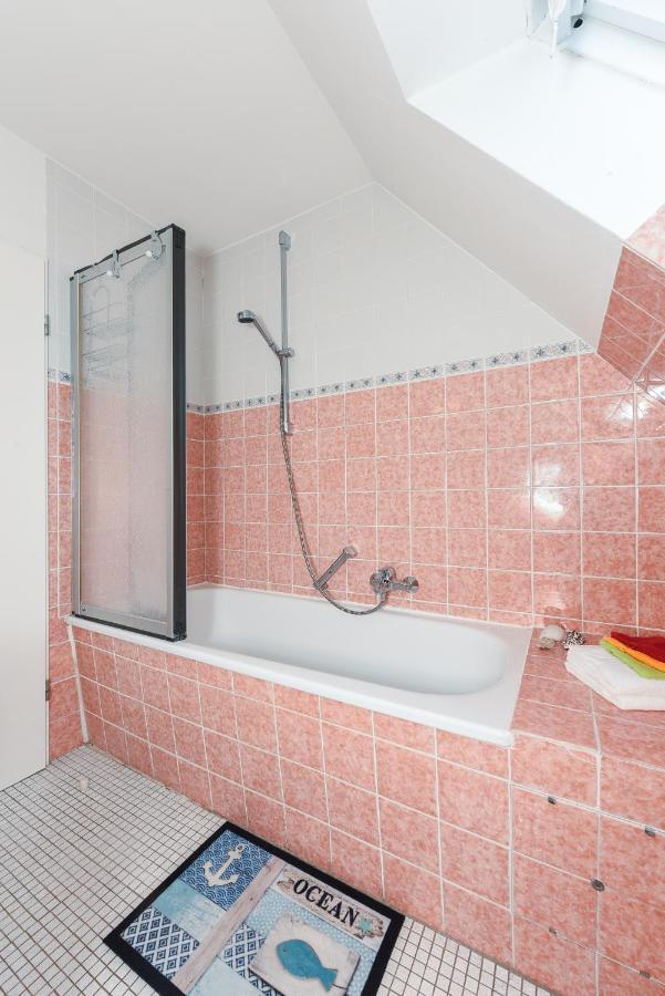 Ferienwohnungen Im Haus Ankerplatz Esens Zewnętrze zdjęcie